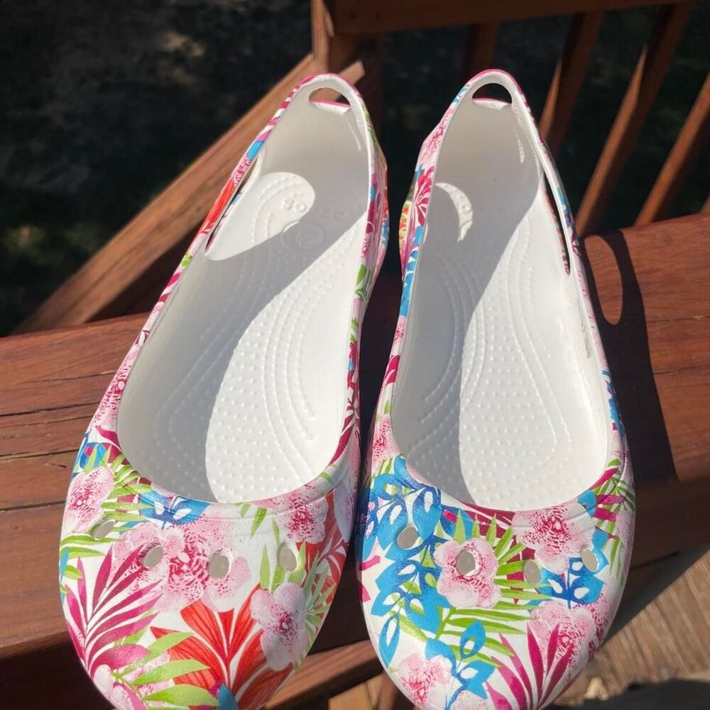 Women’s 8 Vera Bradley x Crocs Kadee colorful Ballet Flats